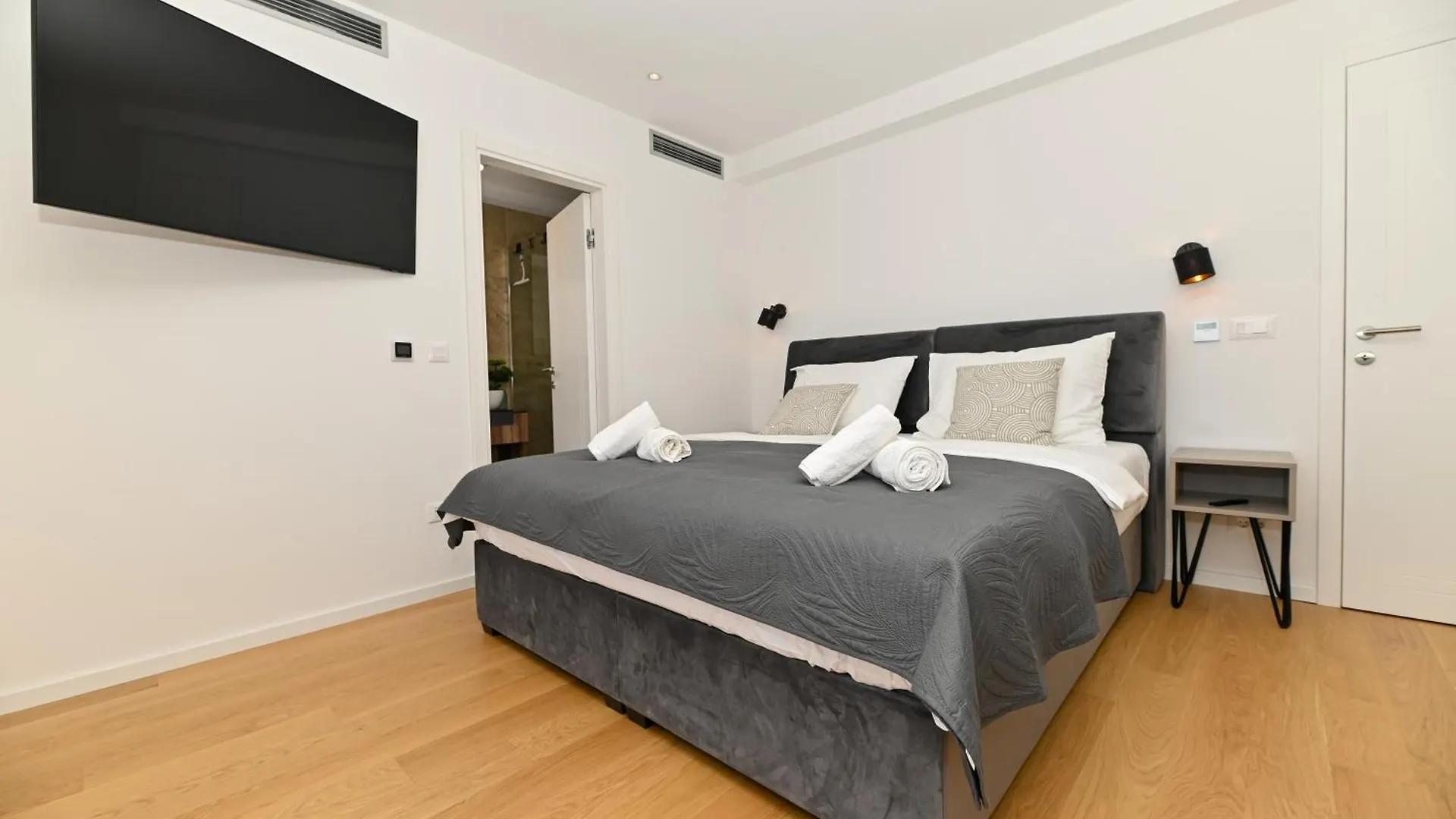 Villa Oasis 0*, Trogir Croatia